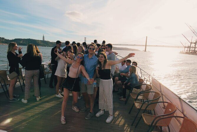 Classic Yacht Sunset group tour in Lisbon with welcome drink - An In-Depth Look at the Classic Yacht Sunset Tour
