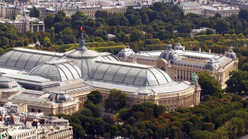 Classical and Monumental Paris Tour along the Seine River - Analyzing the Value