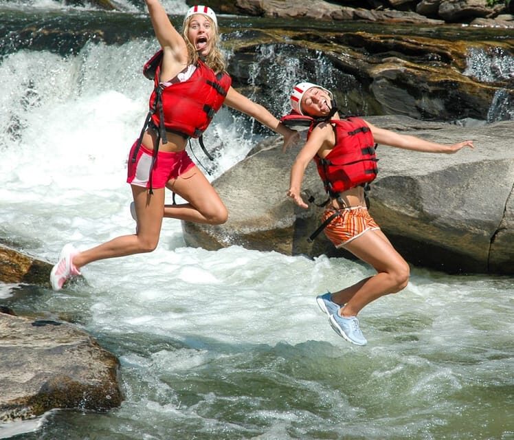 Clayton: Chattooga River Rafting on Class III Rapids - An In-Depth Look at the Chattooga River Rafting Experience
