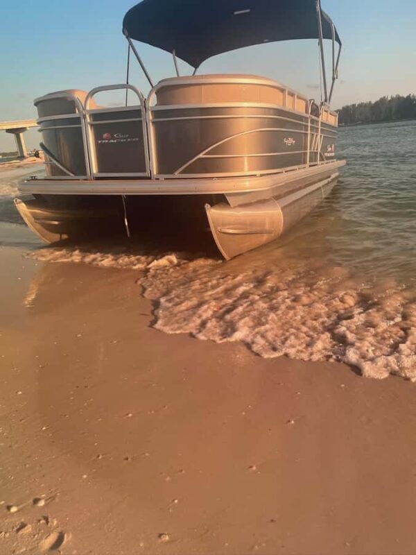 Clearwater: 4 Hour Private Pontoon Boat Rental with Captain - Key Points