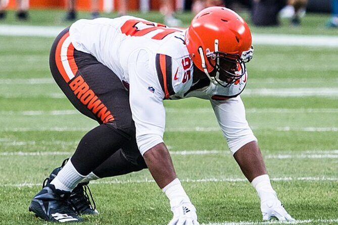 Cleveland Browns Football Game at Huntington Bank Field - An In-Depth Review of the Cleveland Browns Game Experience