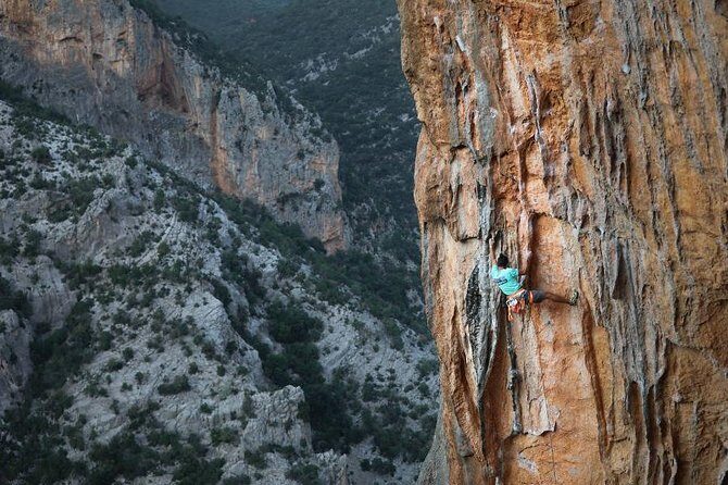 Climbing in Leonidio with instructor - Key Points