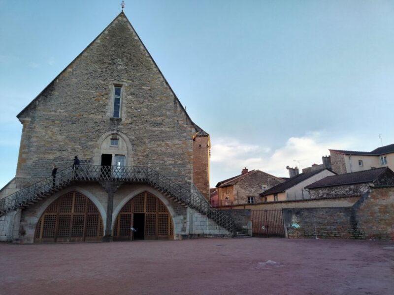Cluny: Abbey Private Guided Tour with "ticket included" - The Guides Expertise