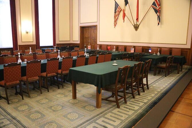 CO2-Offset|Cardiff by yourself with private driver 4/8hr disposal - Key Points