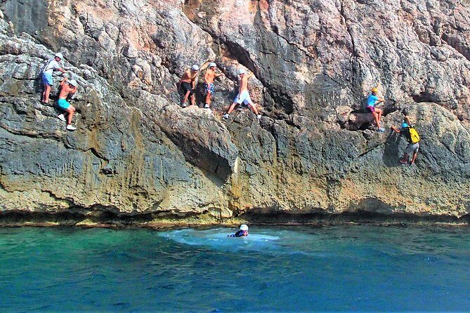 Coasteering Cliff jumping - Who Is This Tour Best Suited For?
