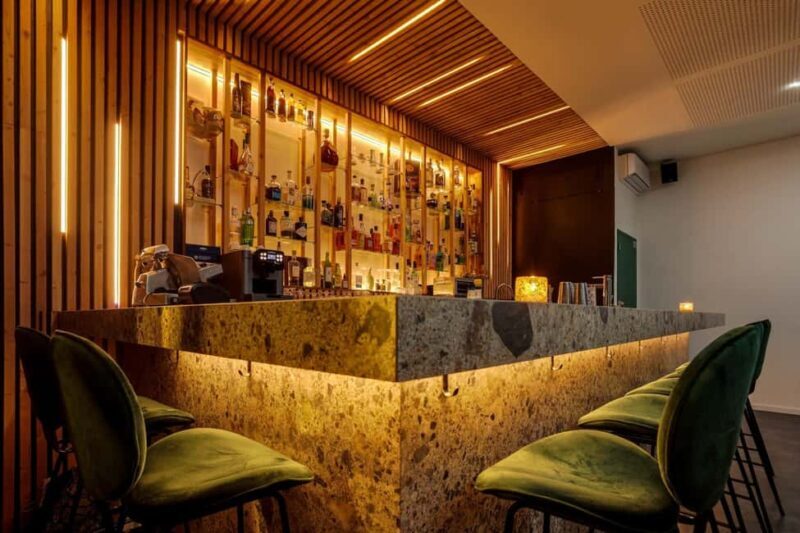 Cocktail classes with a professional (hands-on workshop) - Key Points