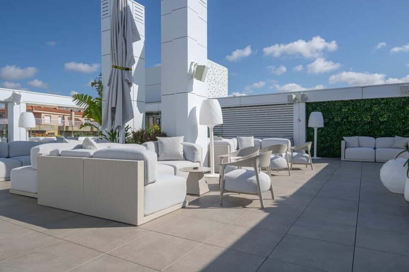 COCKTAIL WORKSHOP AT SUMMIT ROOFTOP - Key Points