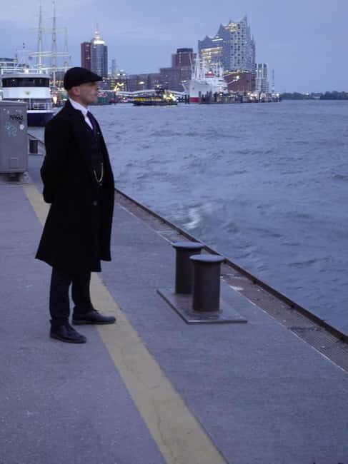 Cocktails, guns, cavaliers  an evening with the Peaky Blinders. - A Stylish Night with the Peaky Blinders in Hamburg: An Honest Review