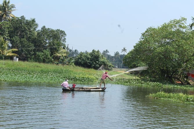 Coconut Lagoon Backwaters-Kochi City Tour-Customizable-Pick&Drop - An In-Depth Look at the Tour Experience