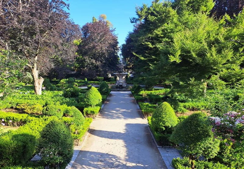 Coimbra Botanical Garden Tour: Storytelling Through Nature - Key Points