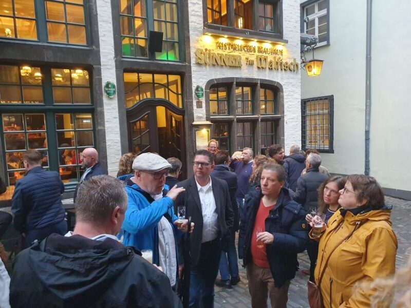 Cologne: 3 Old Town Breweries Guided Walking Tour - Walking Through Cologne’s Old Town