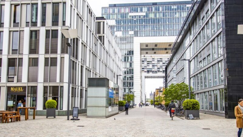 Cologne: Capture the most Photogenic Spots with a Local - FAQs