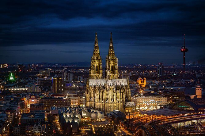 Cologne City Tour "Domstadt Experience" Exclusive tour for up to 12 people - A Deep Dive into the "Domstadt Experience"