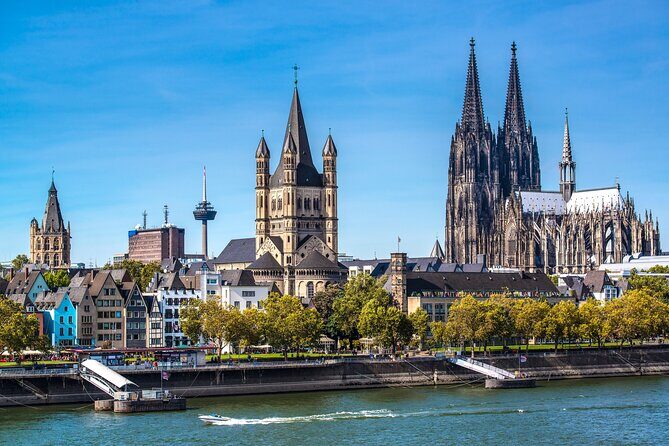Cologne: City Walk with Audio Guide in 7 Languages on your Phone - Who Should Consider This Tour?