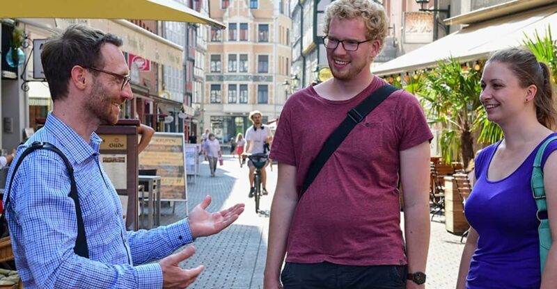 Cologne: entertaining guided tour to old town highlights - Key Points