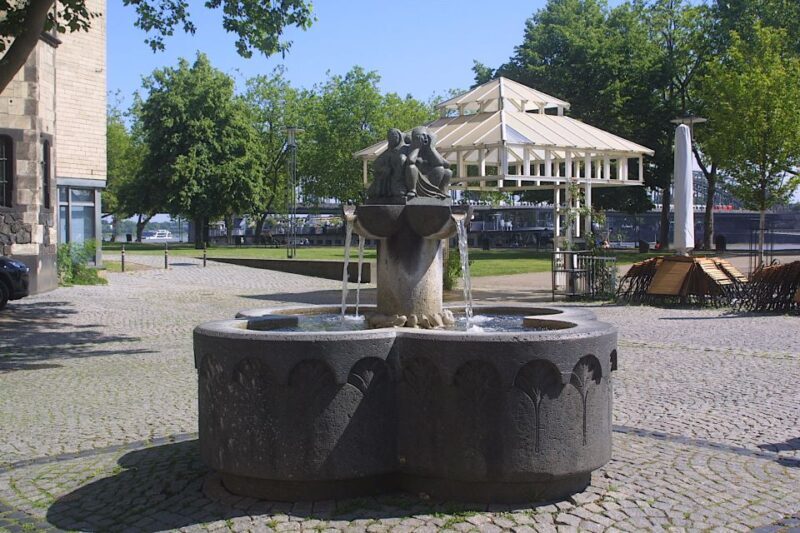 Cologne: Old Town Historical Walking Tour with GEO Epoche - FAQ