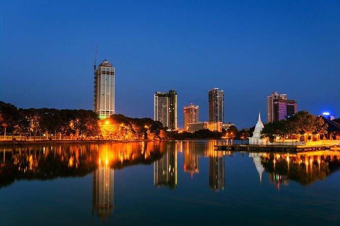 Colombo City Tour from Bentota - The Heart of Colombo: Temples, Government Buildings, and Markets