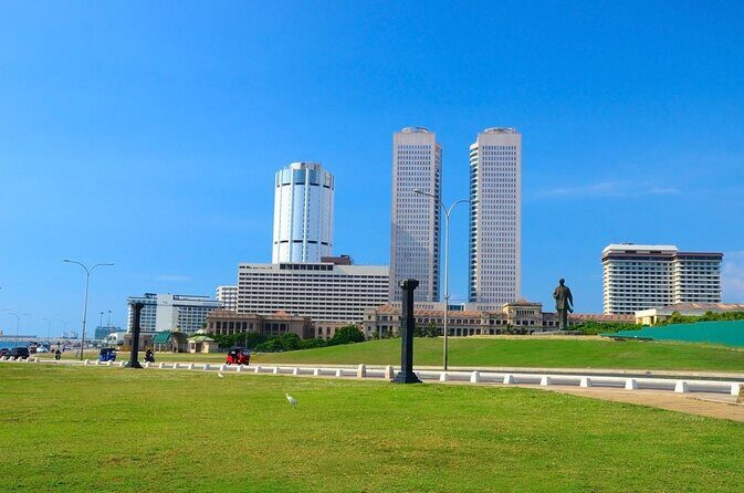 Colombo Walking Tour with Ajeet De Soyza - Key Points