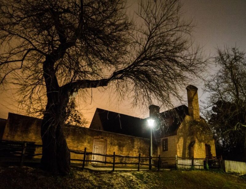 Colonial Ghosts: Ghostly Whispers of Williamsburg Ghost Tour - Key Points