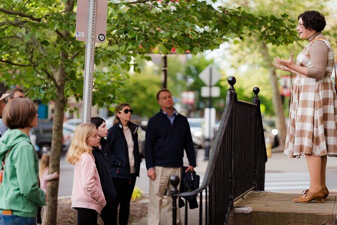 Colonial Newport Walking Tour - The Guide and the Experience