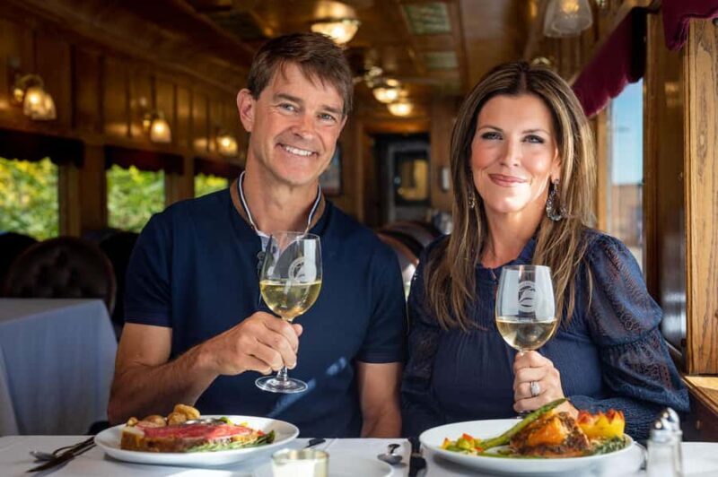 Colorado: All Aboard the Royal Gorge Route Railroad! - An In-Depth Look at the Royal Gorge Route Railroad Experience