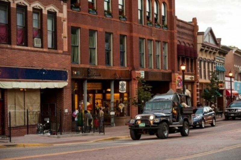 Colorado Springs: Garden of the Gods and Foothills Jeep Tour - Key Points