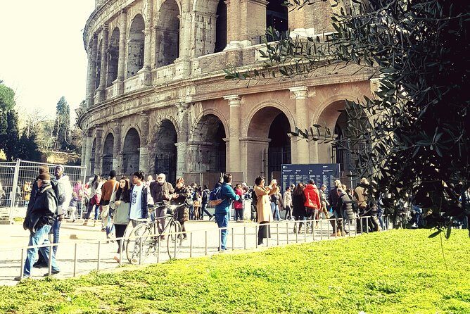 Colosseum guided tour with visit to the arena - Exploring the Tour Itself