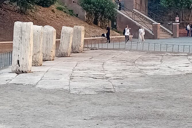 Colosseum, Roman Forum and Trajan's column - Analyzing the Value