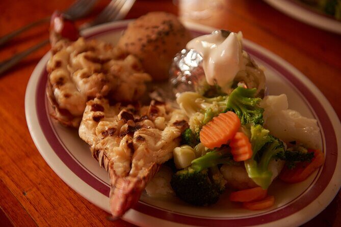 Columbus Romantic Dinner in Cancún - The Best Fit for Who?