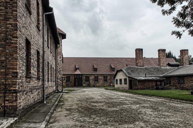 Combined tour Auschwitz Birkenau guided & Salt Mine guided from Krakow - An In-Depth Look at the Tour Experience: Auschwitz-Birkenau and Wieliczka Salt Mine