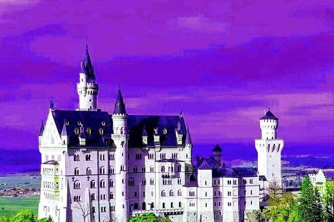 Comfort Mini-Van & Professional and FRiENDLY Guide: CUSTOMIZED 1-DAY TOUR from Munich - FAQs