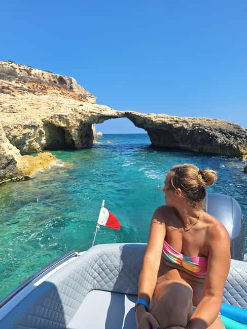 comino and blue lagoon private boat - Key Points