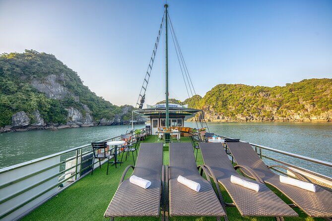 Cong Cruise Full Day Explore Halong Bay - An In-Depth Look at the Cong Cruise Experience