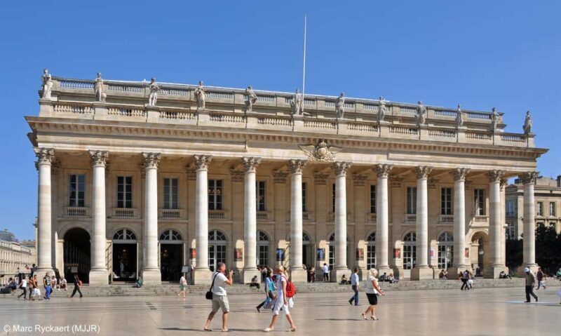 Contemporary Architecture in Bordeaux city center! - Key Points