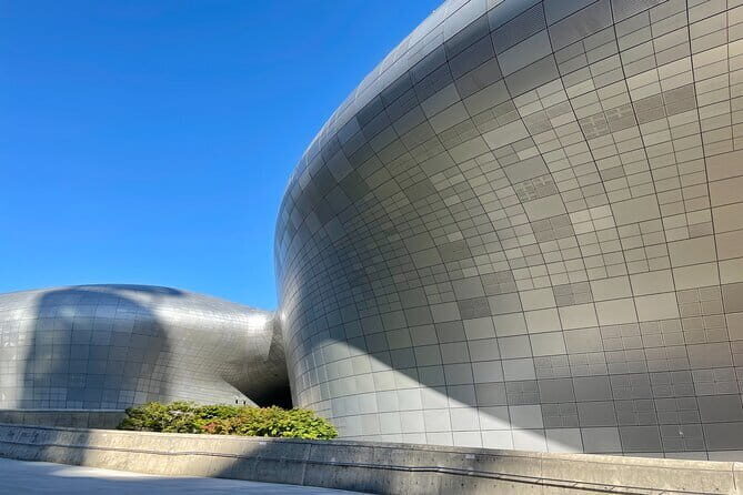Contemporary & Retro Seoul Private Tour with Local Food Tasting - Discover Seoul’s Contrasts with the Private Tour