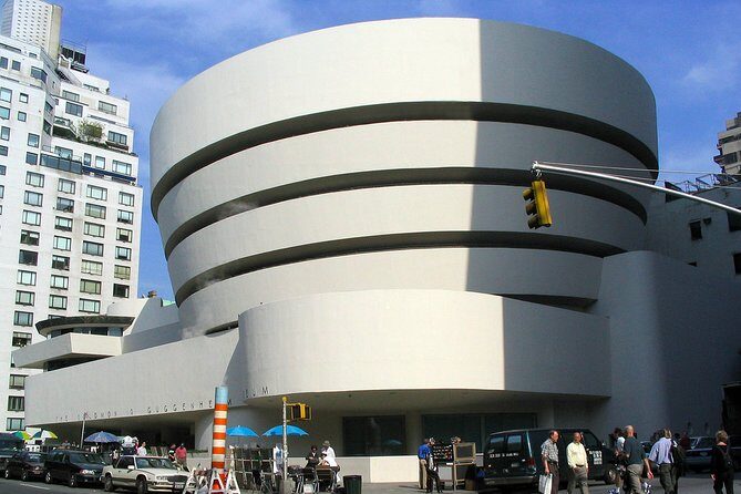 Contrasts New York Private Tour with driver and local guide - An In-Depth Look at the Tour Itinerary