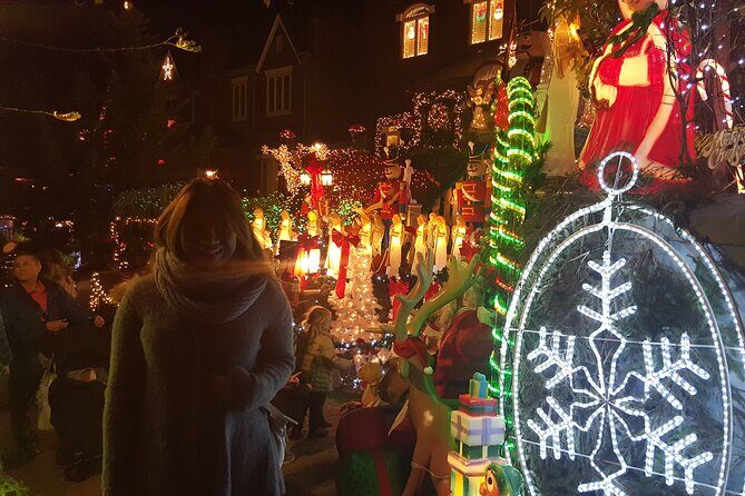 Contrasts VIP + Dyker Heights, Christmas in NYC - The Sum Up