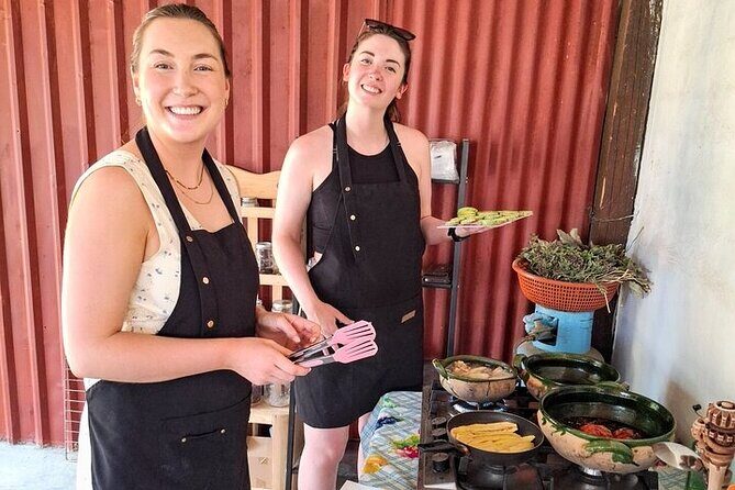 Cook 2 Moles Oaxacanos with a Traditional Cook - Key Points