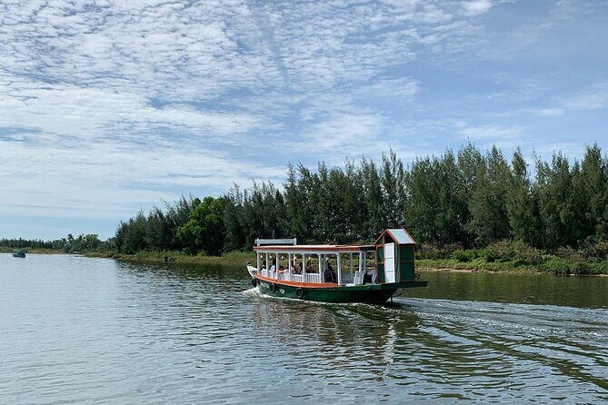 Cooking class, market tour and basket boat tour - Key Points