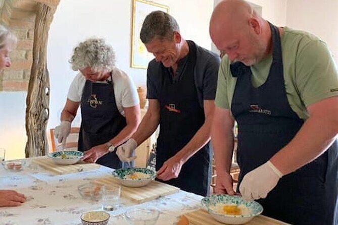 Cooking Class of Local Food in a Tuscan Farm - Key Points