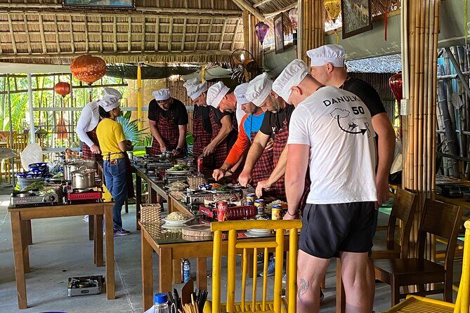 Cooking Class with Locals Chef in Tra Que Herbs Village - Exploring the Experience: What to Expect from Start to Finish