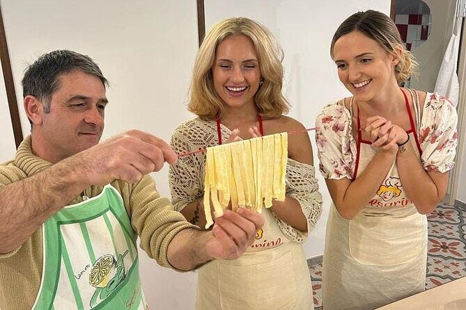 Cooking class with Pasta, mozzarella and Tiramisu with wine - Highlights from Guest Reviews