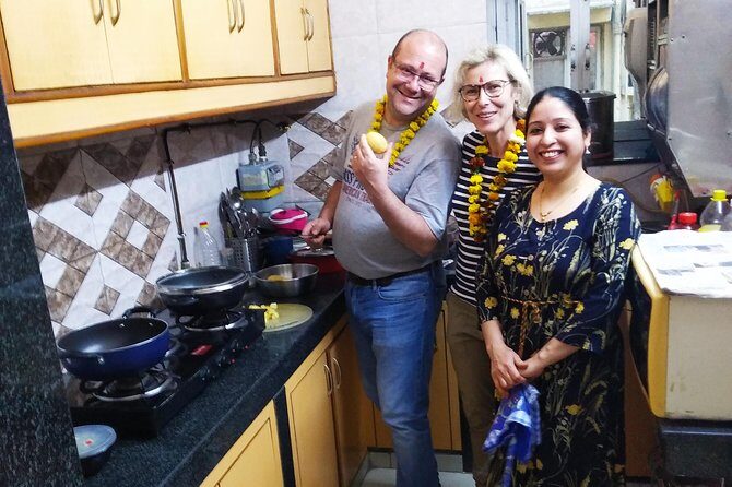 Cooking Demo + Lunch/Dinner and interaction with an Indian family @ Chez Anjali - Key Points