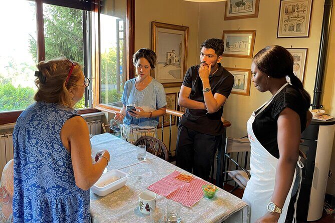 Cooking & eating with Locals in their home kitchen in Rome - Key Points