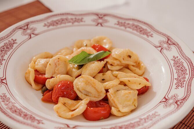 Cooking lesson in a typical house in Polignano with aperitif - Key Points