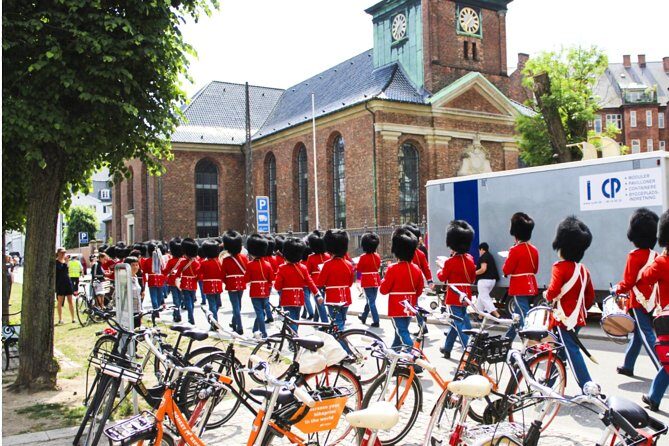 Copenhagen 1.5-hour City Highlights Bike Tour - Key Points