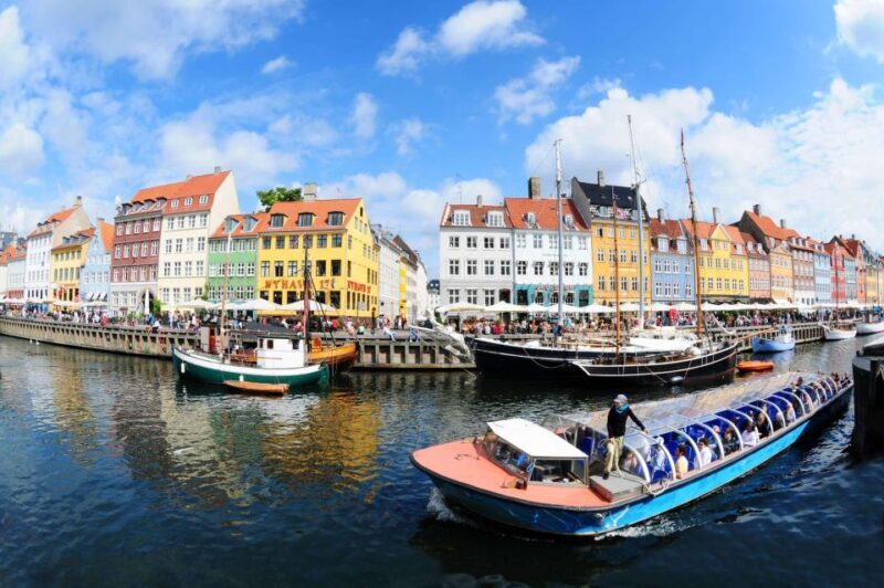 Copenhagen: Canal Boat Cruise & Old Town/Nyhavn Walking Tour - An In-Depth Look at the Tour Experience