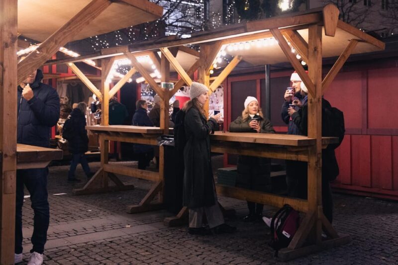 Copenhagen: Christmas Bike Tour with a local Guide - Warm-up and Refreshments