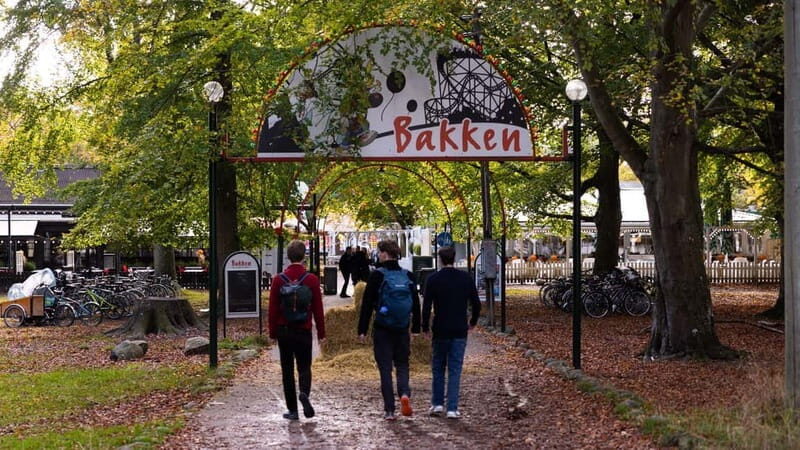 Copenhagen: Guided Tour Deer Park in Klampenborg - What’s Included and What to Consider