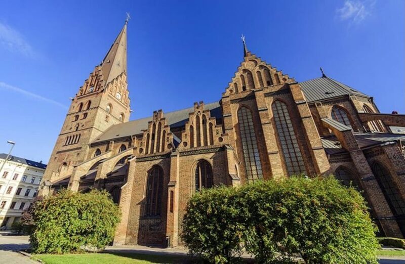 Copenhagen: Malmö Tour in Spanish - Discover Malmö in a Few Hours: A Practical Review of the Copenhagen-Malmö Tour in Spanish